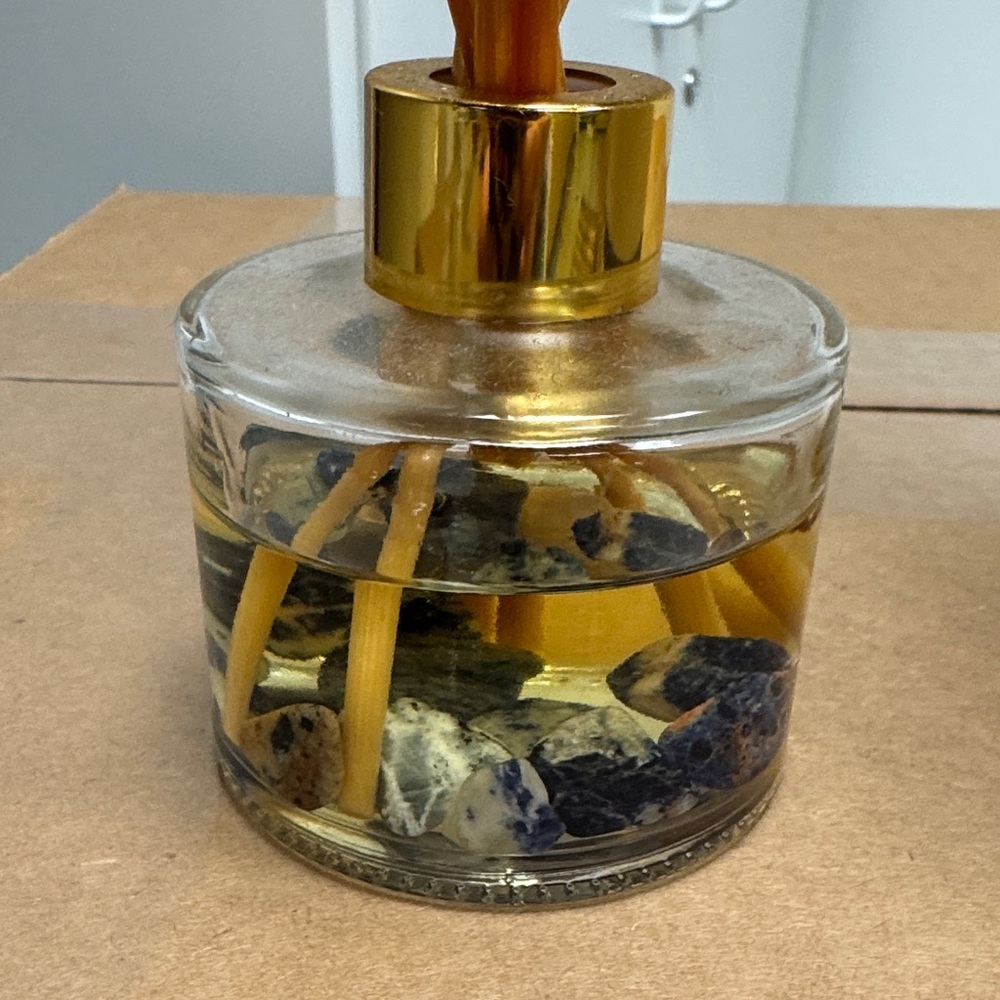Calm Sodalite Crystal-Infused Reed Diffuser - Picture 3 of 3